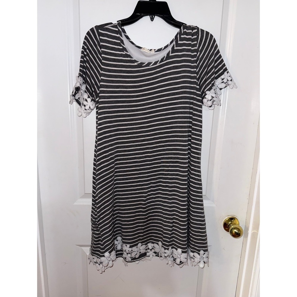 Altered State Ladies Dress with Pockets Size Medium‎